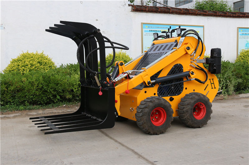 Mini Loader Engine Parts WY230 23HP Mini Skid Steer Loader With Log / Grass Grapple CE Approved
